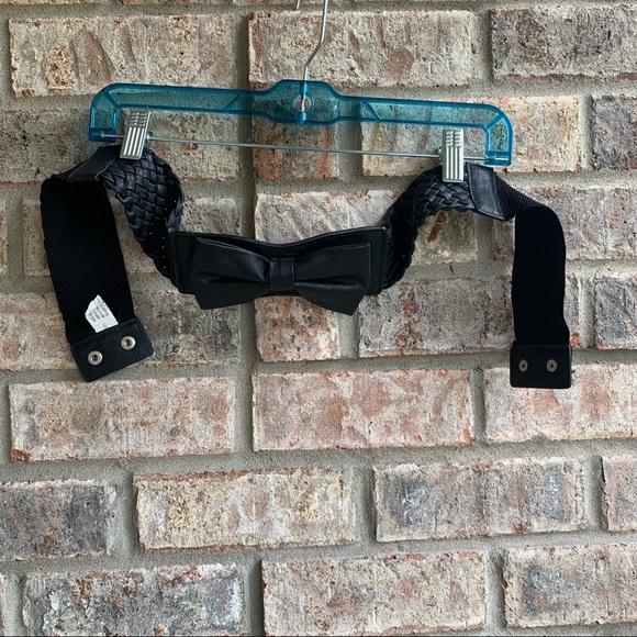 🍒💣 Faux leather pinup inspired bow belt - Picture 5 of 8